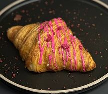 Малиновый круассан 
