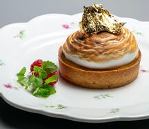 Тарталетка с воздушной меренгой и кремом манго-маракуйя