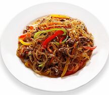 Лапша с говядиной и овощами