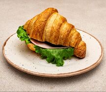 Круассан с ветчиной