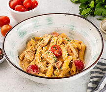 Пенне с цыплёнком и песто