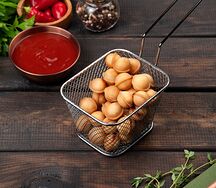 Пельмени фри с соусом