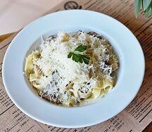 Феттуччине с мясом и грибами