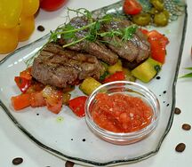 Медальоны из телятины с хоровацом