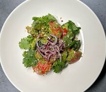 Овощной салат с орехом