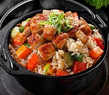 Тяхан со свининой и овощами