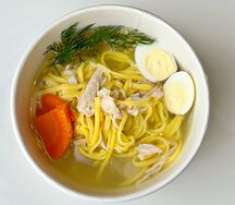 Суп Куриный с домашней лапшой и гренками