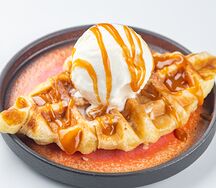 Крофл с кремом и карамелью