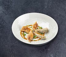 Гедзе с телятиной и пряным соусом