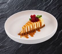 Классический чизкейк и соленая карамель