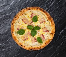 Пицца с курицей и беконом