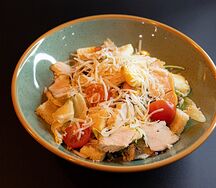 Цезарь с курицей