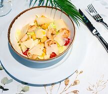 Салат Цезарь с курицей