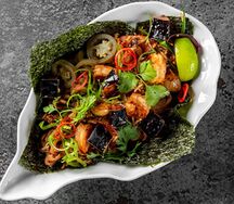 Жареный рис с морепродуктами и пепперони 