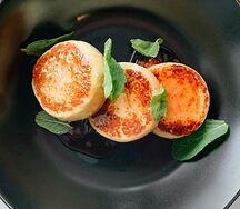 Сырники с клубничным вареньем