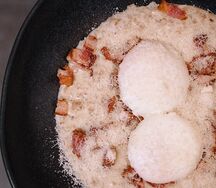 Овсяная каша с беконом и сыром
