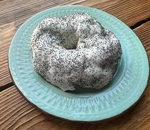 Крученый пончик с маком