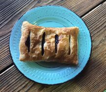 Лакомка с ежевикой