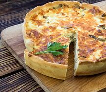 Лоранский пирог с курицей и грибами на песочном тесте