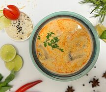 Том ям с морепродуктами