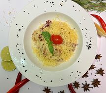 Паста с креветками и вялеными томатами