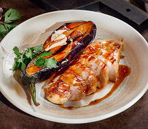 Куриное филе с баклажаном мисо и соусом тахини