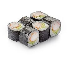 Ролл с креветкой и огурцом