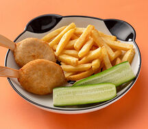 Куриное эскимо с картофелем фри