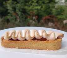 Песочная корзиночка с белковым кремом