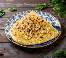 Кутаб с зеленью и сыром