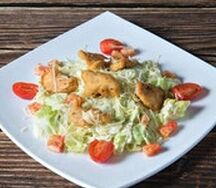 Салат Цезарь с курицей