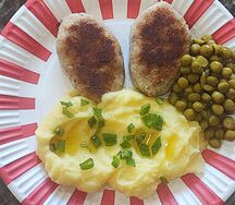 Котлета из говядины с картофельным пюре