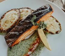 Сёмга с цукини и сливочным соусом