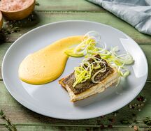 Филе палтуса с тыквенным пюре и трюфельным соусом