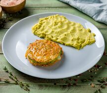 Котлета из трески со шпинатом и гороховым пюре