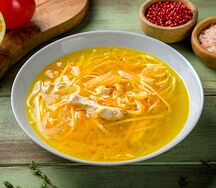 Суп куриный с домашней лапшой