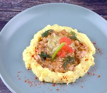 Бефстроганов из говяжьей вырезки с картофельным пюре