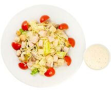 Салат Цезарь с курицей