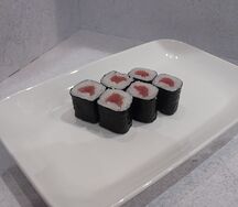 Ролл с тунцом
