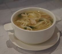 Куриный бульон с лапшой