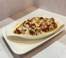 Запеченный картофель с колбасками