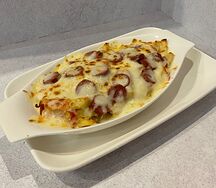 Картофель фри с колбасками