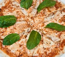 С курицей и ананасами