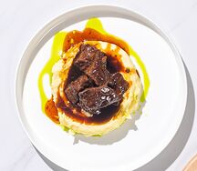 Говяжьи щечки с картофельным пюре