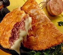 Чебурек с ветчиной и сыром
