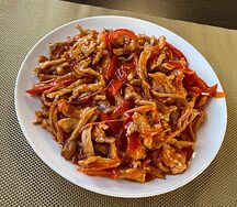 Свинина соломкой в кисло-сладком соусе