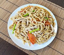 Лапша жареная со свининой