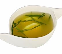 Куриный бульон с яйцом