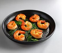 Креветки с чесноком и зеленью