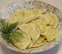 Вареники шпинатные с картофелем и беконом